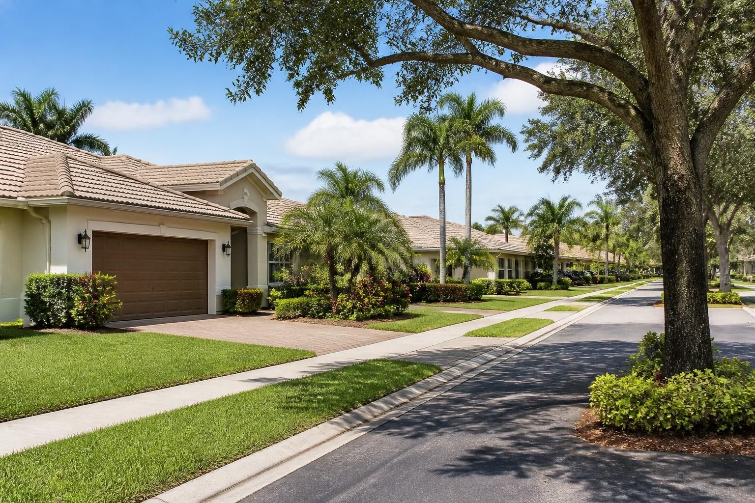 Manicured suburban neighborhood in Coconut Creek